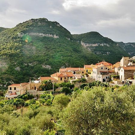 Agriturismo Barilaro 菲纳莱利古雷 外观 照片